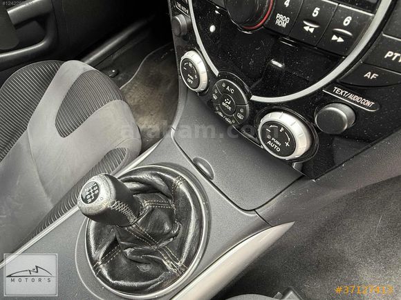 KUSURSUZ GÜZELLİKTE RX-8 RENESIS HERTER BAKIMLI