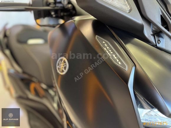 XMAX 250 TECHMAX-YENİ KASA-NAVİGASYONLU-TAM DOLU-AKRAPOVİC-FULL