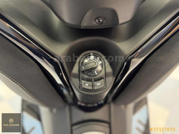 XMAX 250 TECHMAX-YENİ KASA-NAVİGASYONLU-TAM DOLU-AKRAPOVİC-FULL