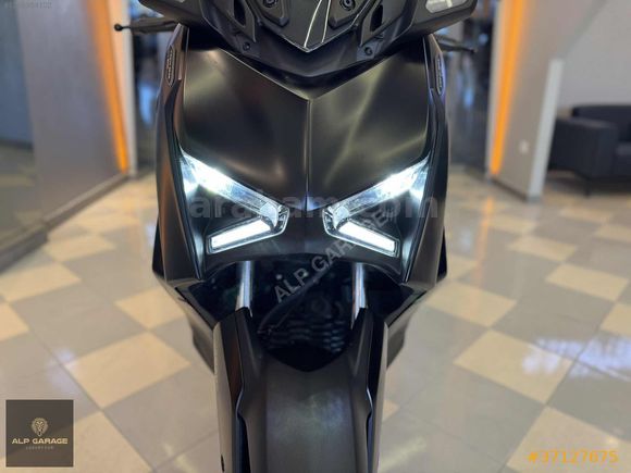 XMAX 250 TECHMAX-YENİ KASA-NAVİGASYONLU-TAM DOLU-AKRAPOVİC-FULL