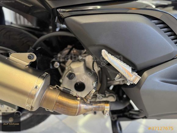 XMAX 250 TECHMAX-YENİ KASA-NAVİGASYONLU-TAM DOLU-AKRAPOVİC-FULL