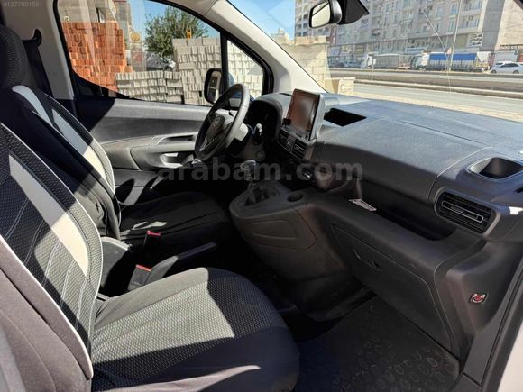 HATASIZ BOYASIZ TEMİZ BAKIMLI 2022 MODEL 92 BİN KM DE