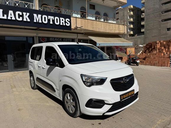 HATASIZ BOYASIZ TEMİZ BAKIMLI 2022 MODEL 92 BİN KM DE