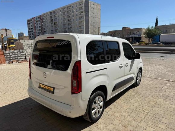 HATASIZ BOYASIZ TEMİZ BAKIMLI 2022 MODEL 92 BİN KM DE