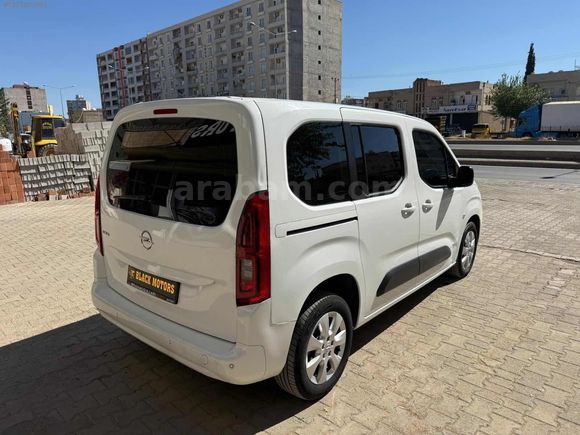 HATASIZ BOYASIZ TEMİZ BAKIMLI 2022 MODEL 92 BİN KM DE