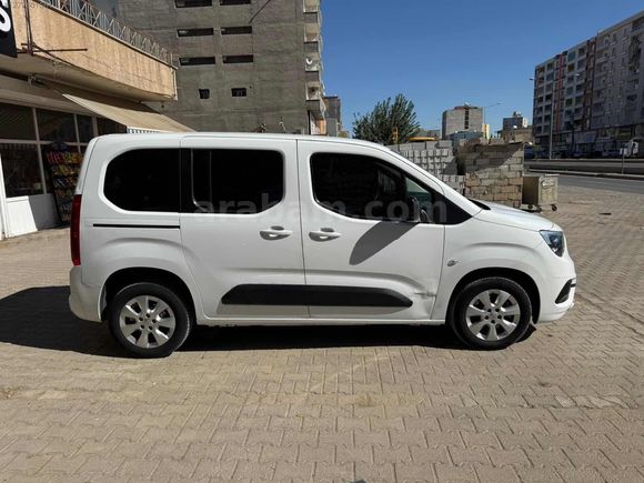 HATASIZ BOYASIZ TEMİZ BAKIMLI 2022 MODEL 92 BİN KM DE