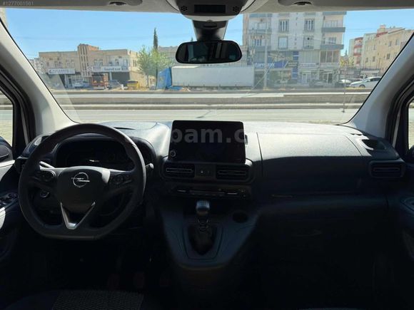 HATASIZ BOYASIZ TEMİZ BAKIMLI 2022 MODEL 92 BİN KM DE