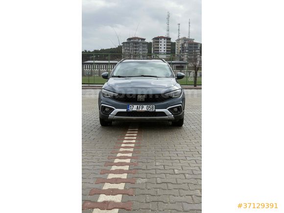 Sahibinden Fiat Egea Cross 1.5 T4 Urban 2023 Model  11.000 km Mavi