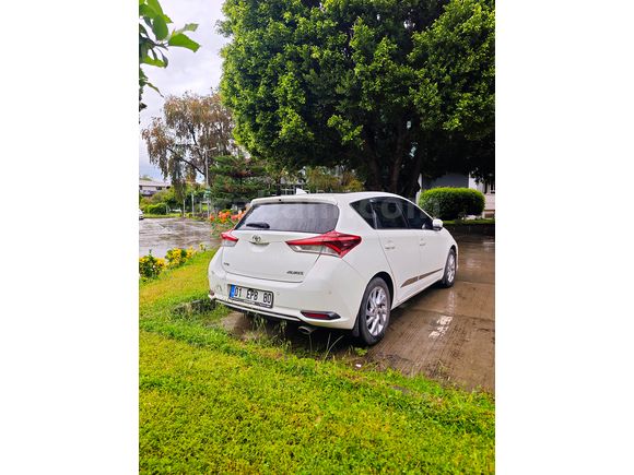 Sahibinden Toyota Auris 1.6 Advance Skypack 2015 Model