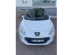 Sahibinden Peugeot 308 1.6 e-HDi Sportium 2013 Model  250.000 km Beyaz