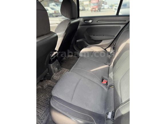 SAHİBİNDEN TEMİZ DEĞİŞENSİZ MEGANE4