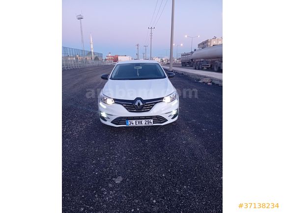 Sahibinden Renault Megane 1.5 Blue DCI Touch 2021 Model  96.000 km Beyaz