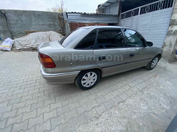  Opel Astra 1.6 GL 1996 Model 