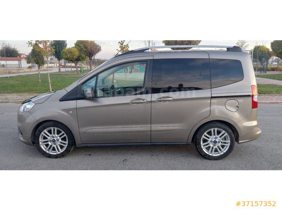 Otomobil Ruhsatlı Ford Tourneo Courier 1.5 TDCi Titanium Plus 2020 Model