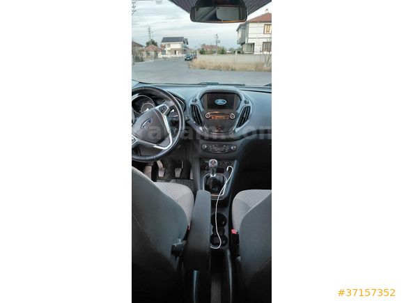 Otomobil Ruhsatlı Ford Tourneo Courier 1.5 TDCi Titanium Plus 2020 Model