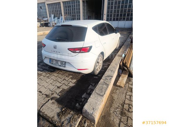 Sahibinden Seat Leon 1.6 TDI katlanır ayna 2017 Model