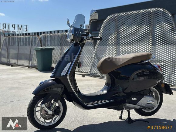 VESPA PRİMAVERA 125cc ÖN CAM EKS HATASIZ ABS SİYAH-TABA 3000km