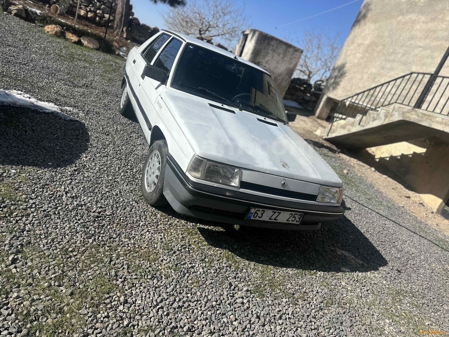 RENAULT R 9 1.4 BROADWAY 1996 MODEL ŞANLIURFA 352.000 KM BEYAZ
