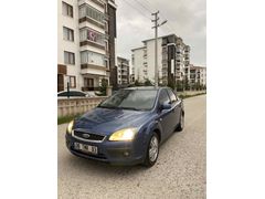 Sahibinden Ford Focus 1.6 Ghia 2005 Model  427.000 km Lacivert
