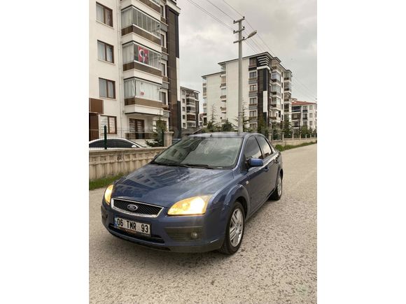 Sahibinden Ford Focus 1.6 Ghia 2005 Model  427.000 km Lacivert