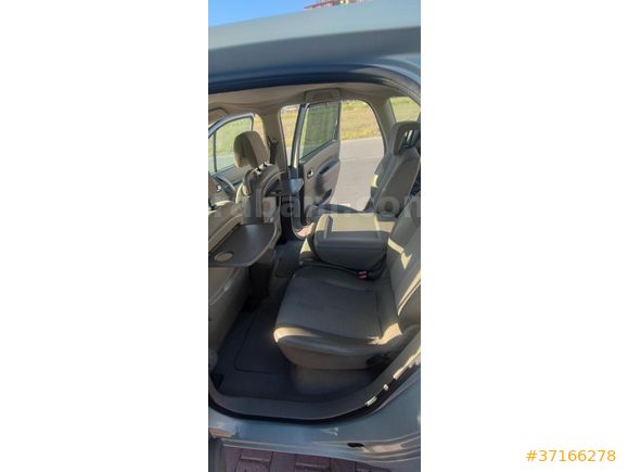 Sahibinden Renault Scenic 2.0 Privilege 2005 Model