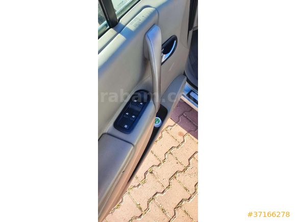 Sahibinden Renault Scenic 2.0 Privilege 2005 Model
