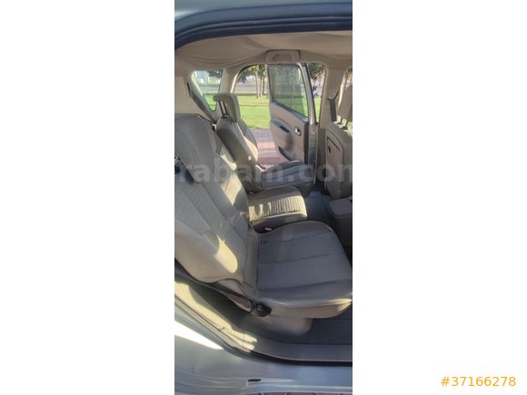 Sahibinden Renault Scenic 2.0 Privilege 2005 Model