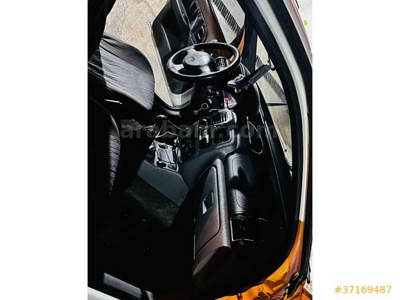Sahibinden Renault Clio 1.4 RNA 2000 Model 