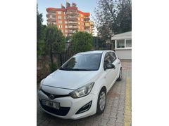Sahibinden Hyundai i20 1.4 CVVT Jump 2014 Model  132.000 km Beyaz
