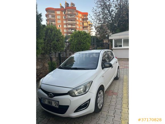 Sahibinden Hyundai i20 1.4 CVVT Jump 2014 Model  132.000 km Beyaz