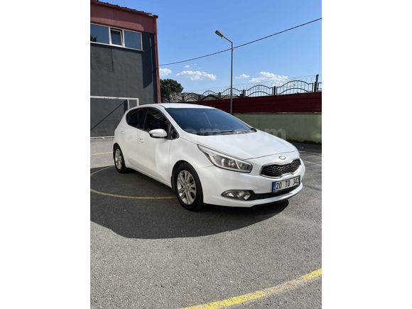 Sahibinden Kia Ceed 1.6 CRDi Concept Plus 2012 Model 