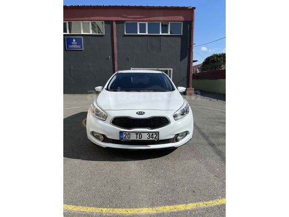 Sahibinden Kia Ceed 1.6 CRDi Concept Plus 2012 Model 