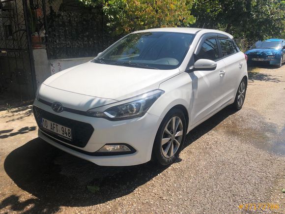 Öğretmenden Hyundai i20 1.2 MPI Style 2018 Model Mardin Midyat 146.000 km Beyaz