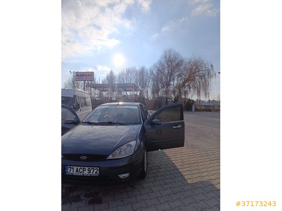 Sahibinden Ford Focus 1.6 Ghia 2002 Model