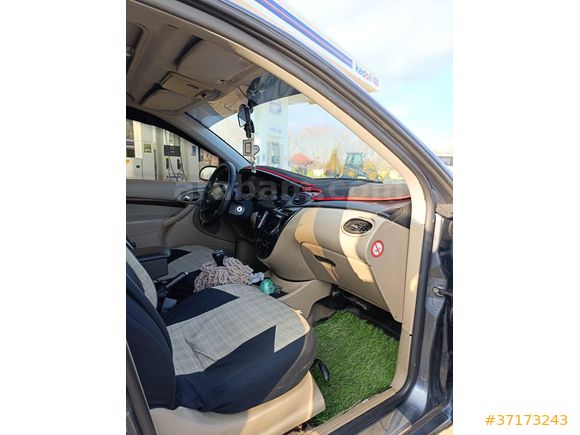 Sahibinden Ford Focus 1.6 Ghia 2002 Model