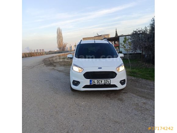 Sahibinden Ford Tourneo Courier 1.5 TDCi Titanium 2020 Model