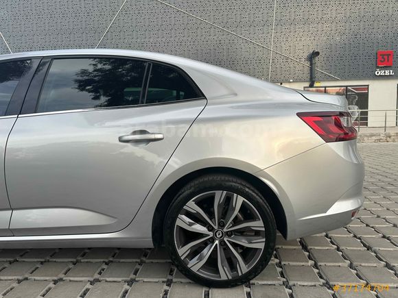Sanruflu megane  hatasız en dolusu