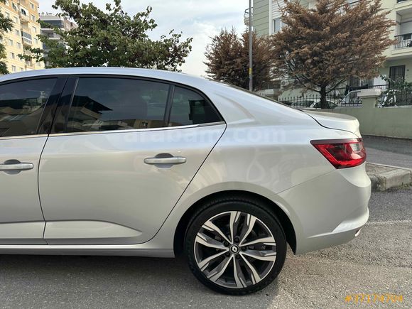 Sanruflu megane  hatasız en dolusu