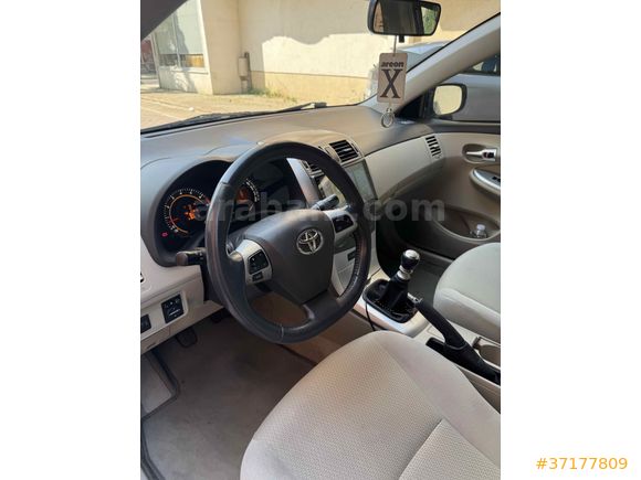 2. Sahibinden düşük km manuel corolla  