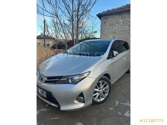 Sahibinden Toyota Auris 1.4 D-4D Active 2014 Model