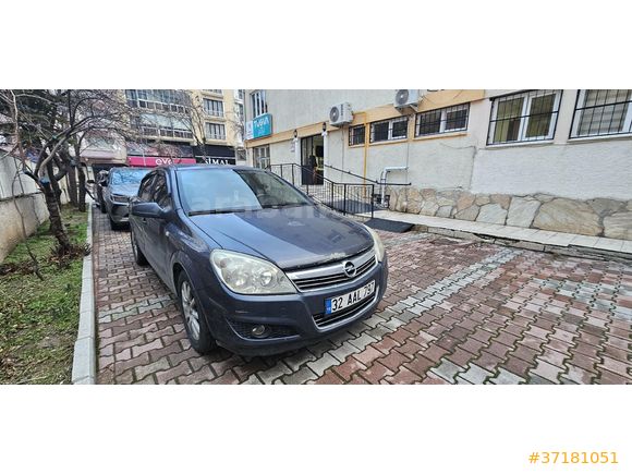 DEĞİŞENSİZ MEMURDAN EKONOMİK VE AĞIR BAKIMLARI YAPILMIŞ MASRAFSIZ  Opel Astra 1.6 Enjoy Elegance 2008 Model  267.000 km Lacivert