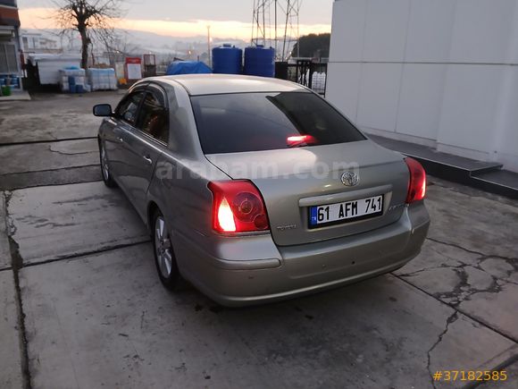SAHİBİNDEN 163BİN KM 1.6 AVENSİS