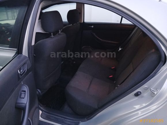 SAHİBİNDEN 163BİN KM 1.6 AVENSİS