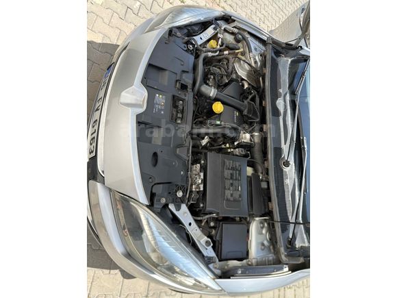 Muayene 28 Şubat 2028 Megane 1.5 dCi Icon 2013 Model