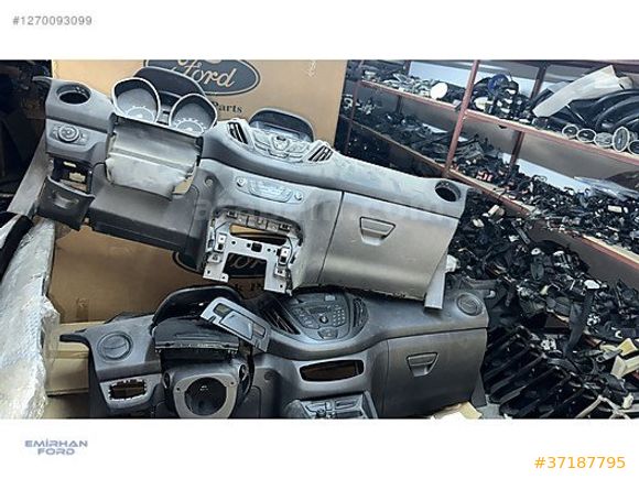 FORD COURİER GÖGÜS ÇIKMA ORJİNAL