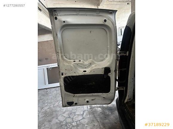 DACİA DOKKER TEMİZ SOL TARAF BAGAJ KAPAĞI