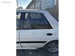 FORD ESCORT TEMİZ SOL ARKA KAPI