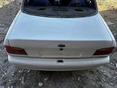 FORD ESCORT SEDAN TEMİZ BAGAJ KAPAĞI
