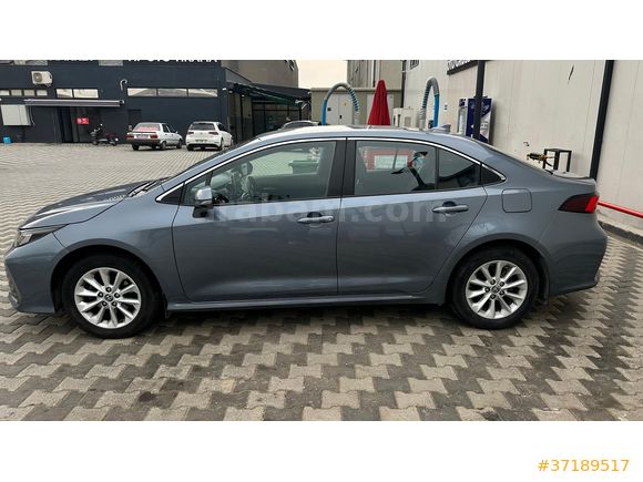Sahibinden 2022 Çıkışlı - Tamamen Yetkili Servis Bakımlı - Toyota Corolla 1.8 Hybrid Dream