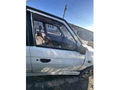 SKODA FAVORİT SAĞ ÖN KAPI